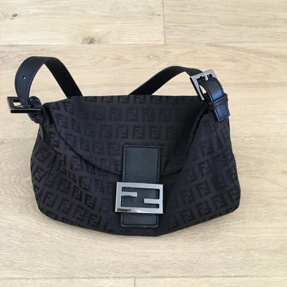 fendi mama baguette black